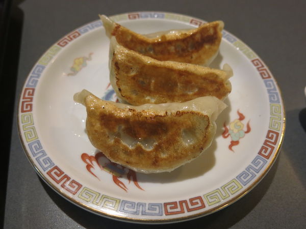 「半餃子：300円」@鶏龍軒の写真