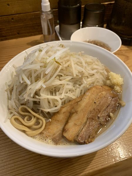 「らーめん 中 950円　味付アブラ 50円」@麺屋鈴春の写真