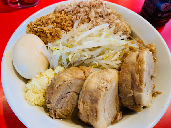 「油そば＋豚ダブル＋味玉」@ボディブローの写真