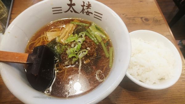 「太楼麺、サービスライス」@中華麺飯 太楼の写真