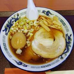 青葉らぁめん 醤油  (小盛) 880円