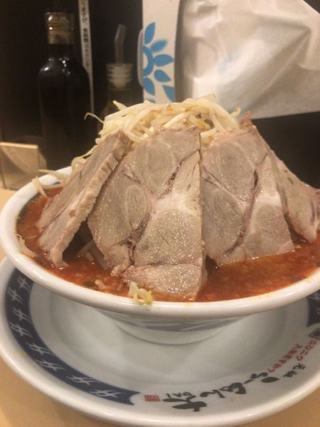 「赤ラーメン豚追加」@らーめん大 高円寺店の写真