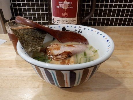 「七志らーめん　ハーフ」@とんこつらーめん七志 中山店の写真