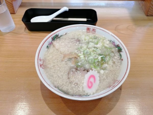 「まったりラーメン700円」@らーめんまったりの写真
