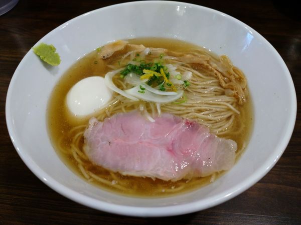 「鯖煮干しの塩そば＋味玉」@町田汁場 しおらーめん進化 町田駅前店の写真