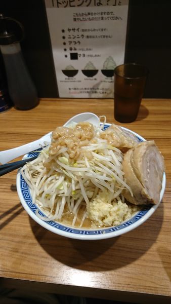 「ラーメン(並)＋豚１枚追加」@びんびん豚の写真