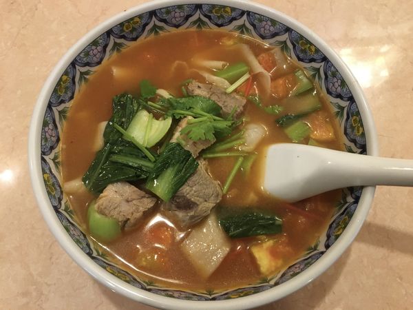 「トマトと和牛バラ肉入りビャンビャンメン」@東珍味の写真