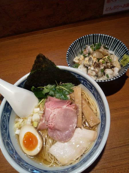 「煮干しそば白醤油700円【限定丼】炙り真鯛ご飯500円」@寿製麺よしかわ 川越店の写真