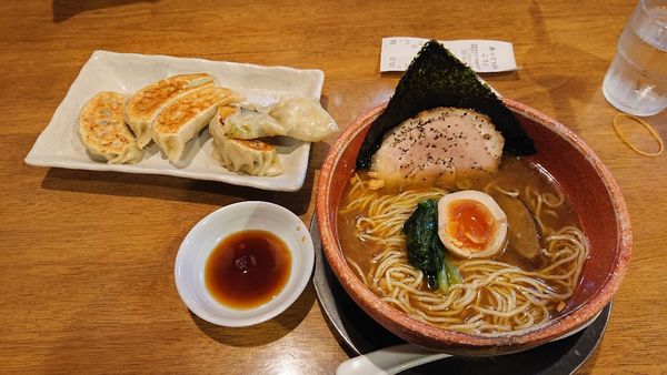「あってりめん醤油+餃子」@あってりめんこうじの写真