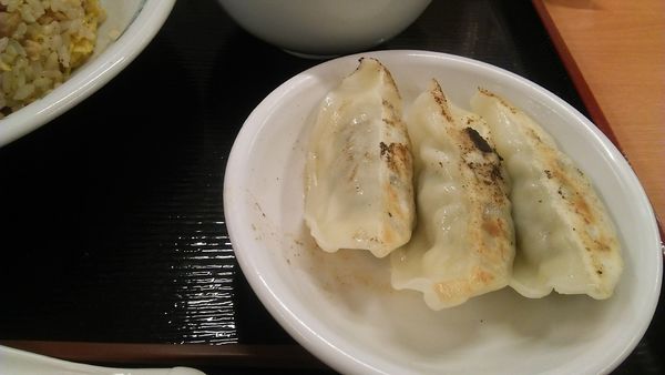 「餃子3個 130円＋チャーハン 460円」@日高屋 市川北口店の写真