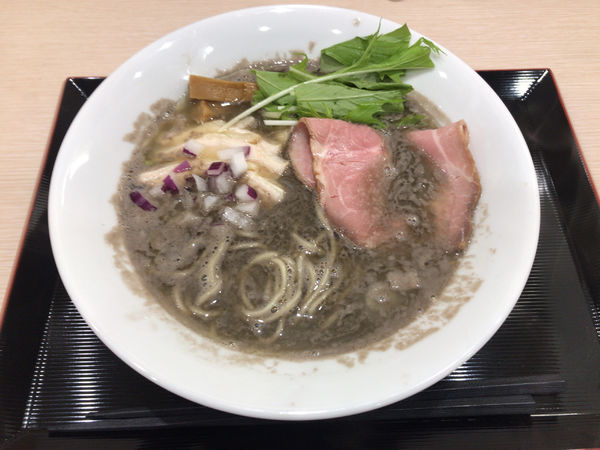 「イカ煮干しそば」@らーめん つけ麺 けのひの写真