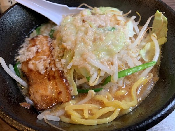 「東京背油白豚骨ラーメン」@麺酒 ライオンが目を開けるまでの写真