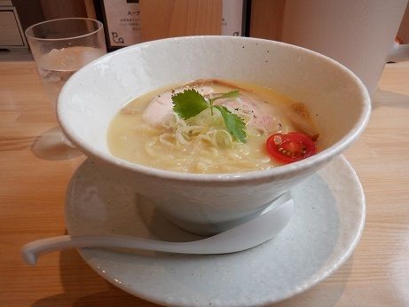 「鶏白湯」@鶏麺屋 虎々の写真