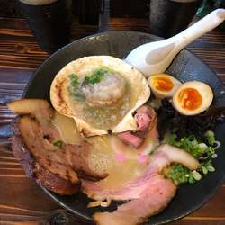 塩豚骨ラーメン帆ホタテ味