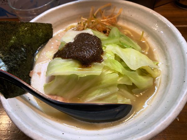 「熟成練り醤油らーめん」@『   』（無銘）の写真