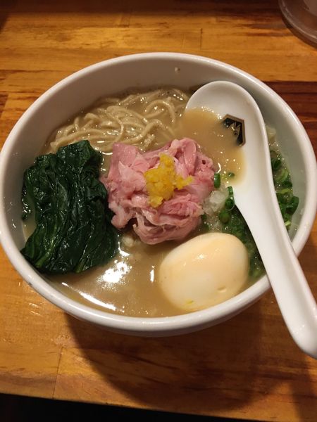 「濃厚真鯛らーめん　味玉大盛り」@真鯛らーめん 麺魚の写真