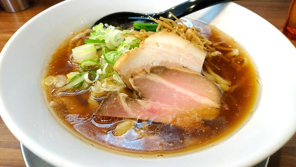 「【昼】醤油らーめん」@純手打ち だるまの写真