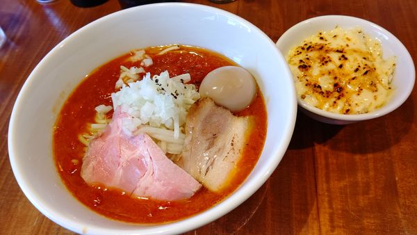 「味玉とまとらーめん900円&チーズご飯200円」@ニューカッパの写真