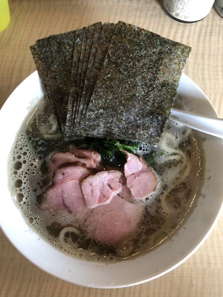 「塩にぼしらーめん+チャーシューハーフ+兵庫明石産のり」@菜の写真