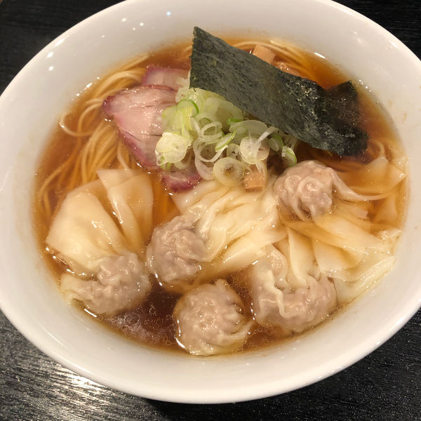 「ワンタンメン　醤油」@支那ソバ 小むろの写真