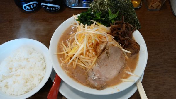 「ネギラーメン¥980+半ライス¥100-」@うまいヨ ゆうちゃんラーメンの写真