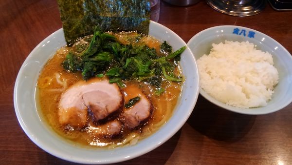 「ラーメン並700円ﾎｳﾚﾝ草70円チャーシュー1枚80円」@金八家の写真