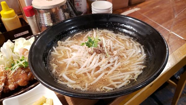 「うま味からあげラーメンセット1132円」@上田からあげセンターの写真
