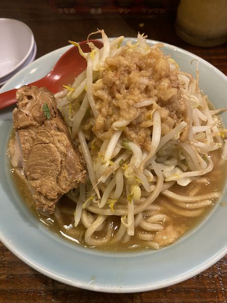 「中ラーメン＋生卵」@立川マシマシの写真