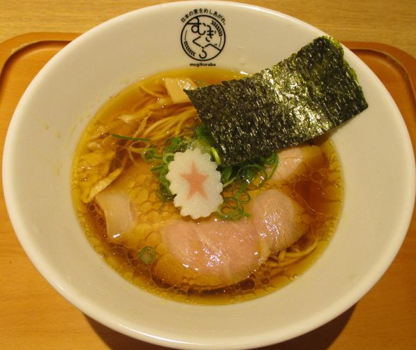 「鶏醤油らーめん　750円」@むぎくらべの写真