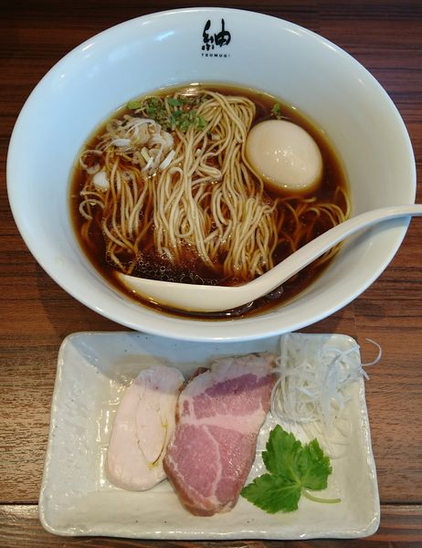 「醤油ラーメン＋味玉」@紬生の写真