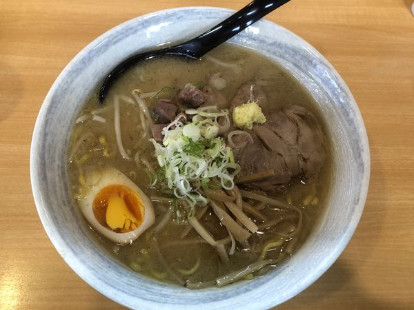 「味噌ラーメン、チャーシュー、味玉トッピング」@麺屋 よしのの写真
