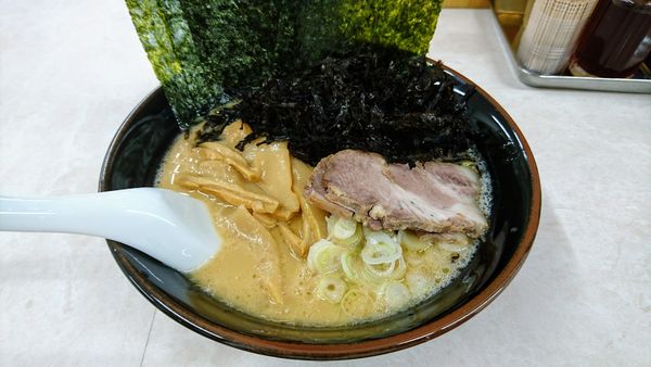 「岩のりラーメン(麺硬め･味濃いめ)+海苔」@ラーメン寺田家 戸塚店の写真