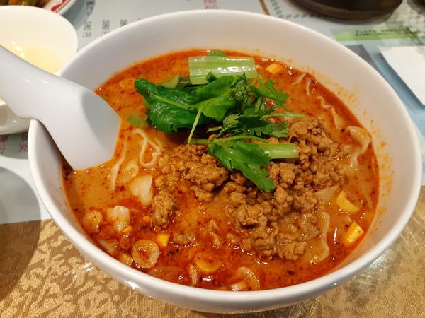 「マーラー刀削麺」@魯香酒樓の写真