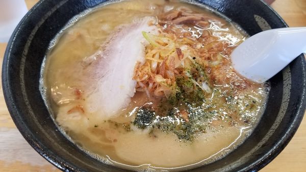 「9月限定　ネギみそとんこつらぁめん　赤ネギ」@らぁめん 鶏支那屋の写真