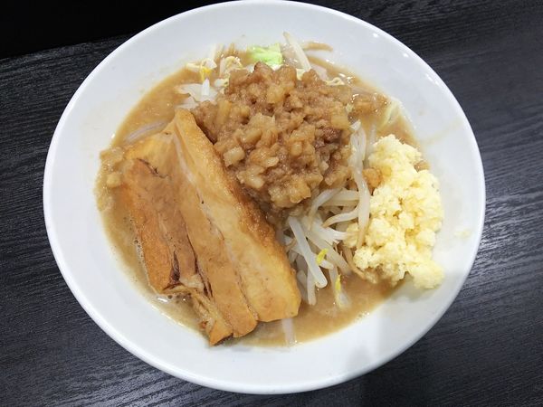 「ミニラーメン　ニンニクアブラ　830円」@ラーメンフクロウの写真