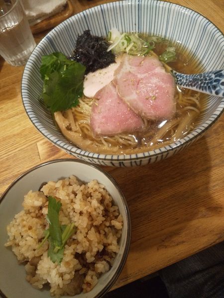 「山椒 白醤油そば850円炊き込みご飯150円」@中華そば きなりの写真
