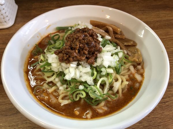 「汁なし担々麺　大盛り　￥９００」@ラーメン 月麺の写真