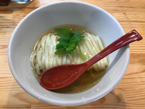 「（梅）かけそば 白醤油　600円」@自家製麺 くろ松の写真