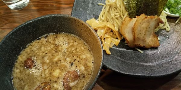「つけ麺もつ並」@龍の家 新宿小滝橋通り店の写真