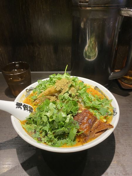 「カラシビパクチー味噌ラーメン＋モヤシ」@カラシビ味噌らー麺・つけ麺 神田本店の写真