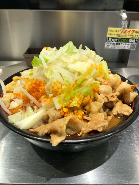 「紅ラーメン ドカ野菜」@麺創研 紅 府中の写真