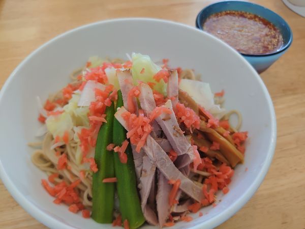「【限定】冷やし辛つけそば(960円)」@中華そば専門 とんちぼの写真