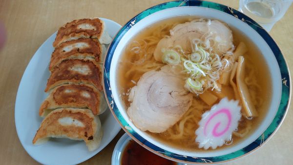「ラーメン+餃子５個¥990-」@佐野らーめん 麺龍の写真