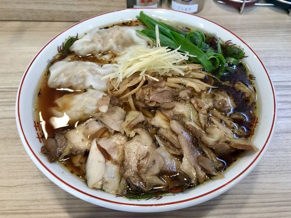 「生姜ワンタン ＋ 替玉バリカタ極細麺」@くじら食堂bazar 三鷹店の写真