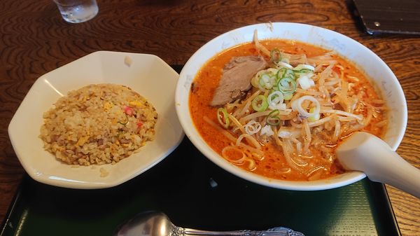 「辛味噌大盛  チャーハンセット」@北海とんこつらーめん 純輝 潮来本店の写真