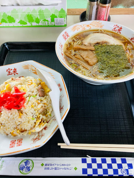 「ラーメンチャーハンセット」@お食事処 宝来の写真