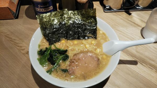 「とんこつラーメンしょうゆ大盛」@ラーメン フランキーの写真