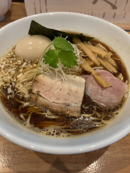 「淡麗醤油らー麺(大盛・味玉付き)」@麺処 湯咲の写真