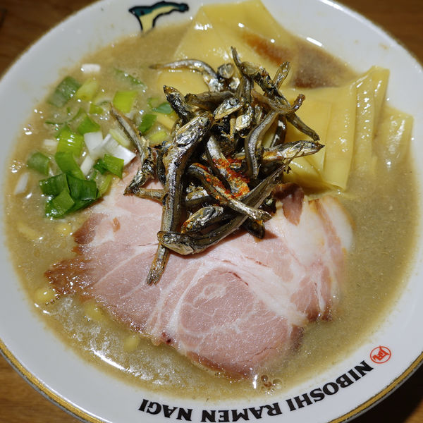 「にぼ増しラーメン 870円（大盛）」@すごい煮干ラーメン凪 田町店の写真
