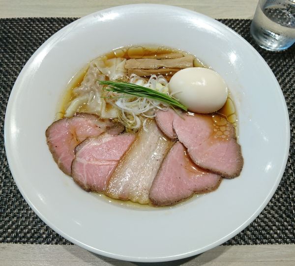 「特製中華蕎麦＜醤油＞（細麺）」@宍道湖しじみ中華蕎麦 琥珀 東京本店の写真